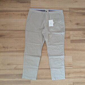 NWT Perk Feel Good Chinos Slim Fit Mens 40x30 Light Khaki